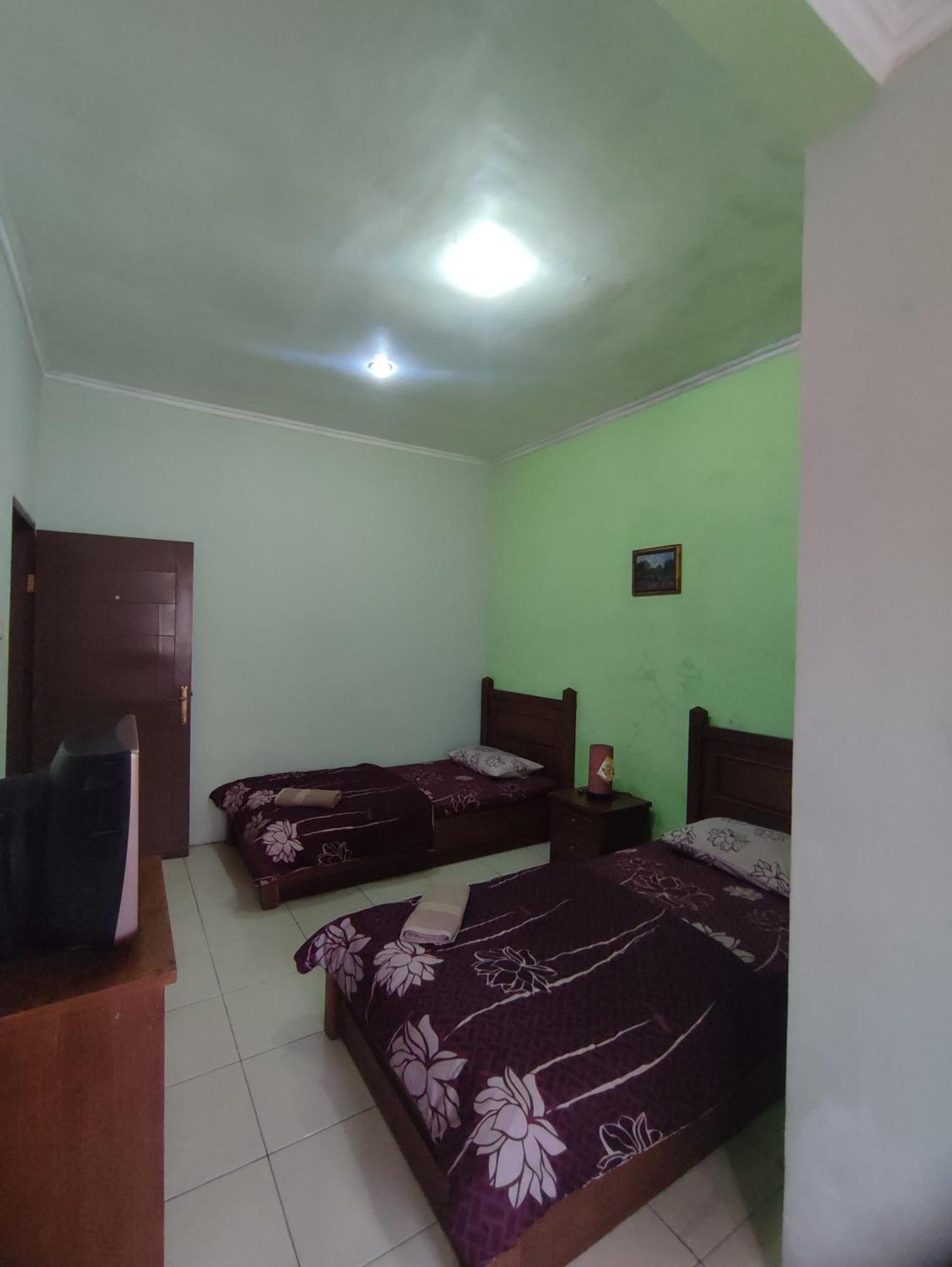 Maribaya Family Guest House Syariah Lembang Exteriör bild